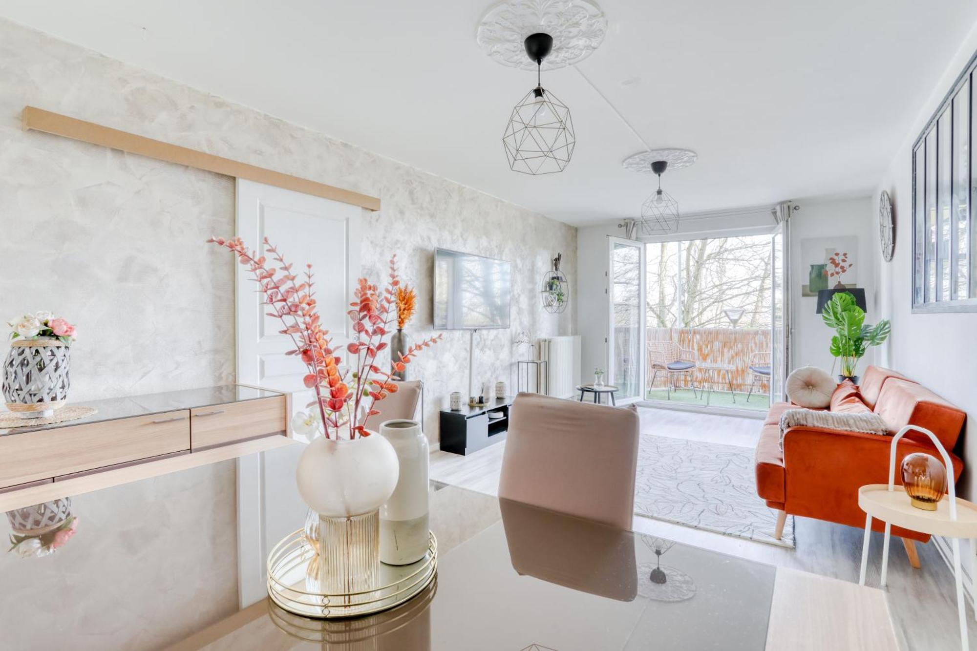 Le Warm Cocon - Spacieux T3 - 5 Personnes - Wifi Et Parking Rosny-sous-Bois Eksteriør billede